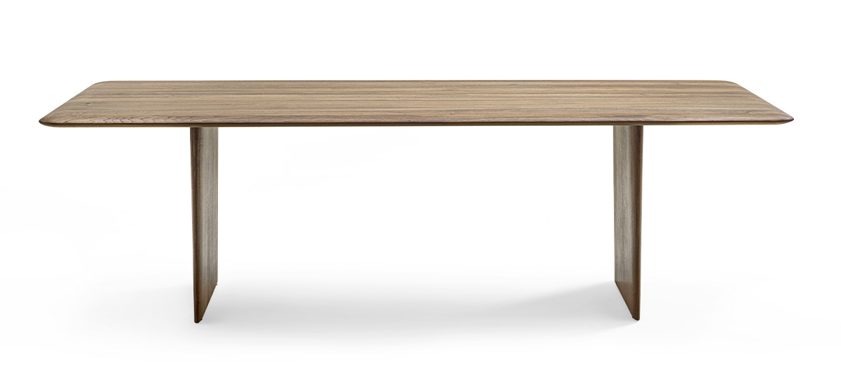 Eine Kollektion mit fließendem und umhüllendem Design