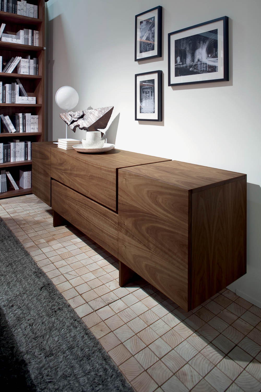 AKI Gallery 4
